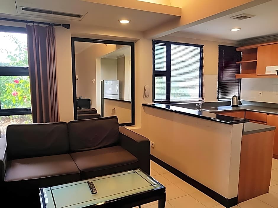 Grand Tropic Suites Hotel