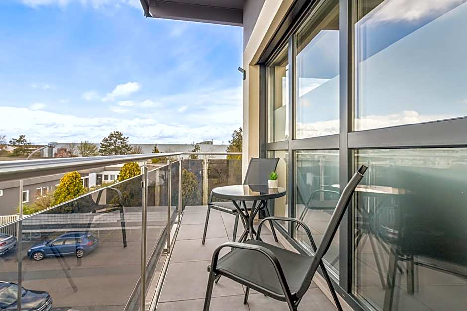 SUITE4ME - Moderne Apartments I Küche I Balkon I Waschmaschine