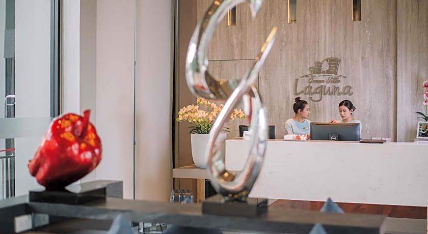 GreenVille Laguna Hotel