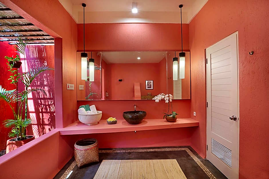 PinkCoco Uluwatu - Constant Surprises & for Cool Adults Only