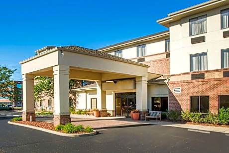 Comfort Inn & Suites West Chester - North Cincinnati