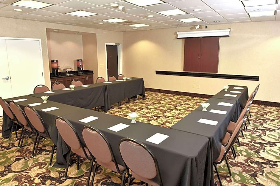 Hampton Inn By Hilton & Suites Alexandria