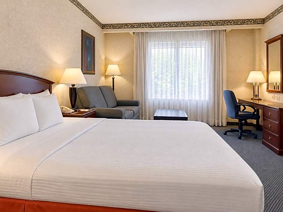 Quality Inn Monterrey La Fe