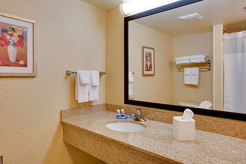 Fairfield Inn & Suites by Marriott South Hill I-85