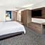 Holiday Inn Express Hotel & Suites Chicago-Algonquin By IHG