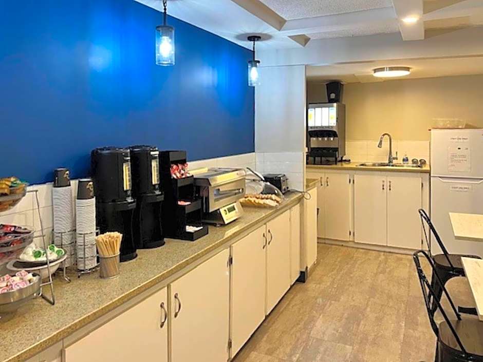 Econo Lodge Motel Village