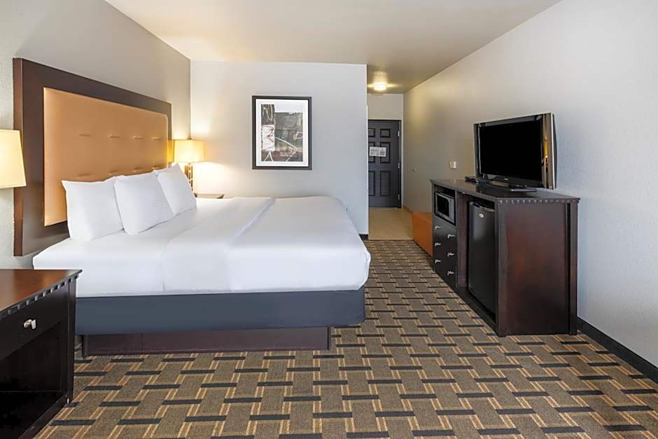 La Quinta Inn & Suites by Wyndham Mt. Pleasant