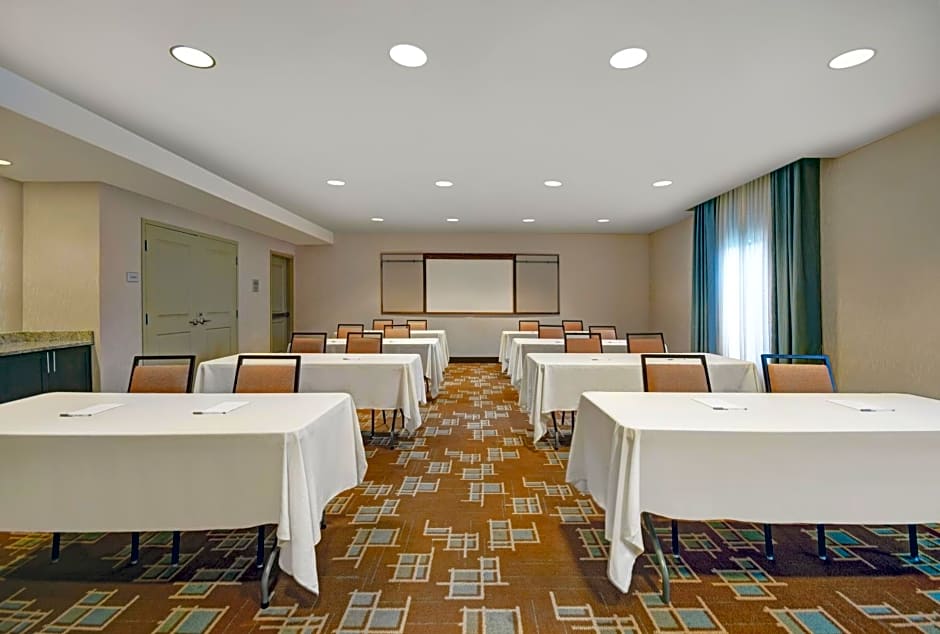 Hampton Inn and Suites Robbinsville