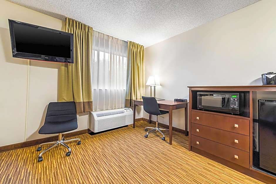 Quality Inn & Suites Lacey Olympia