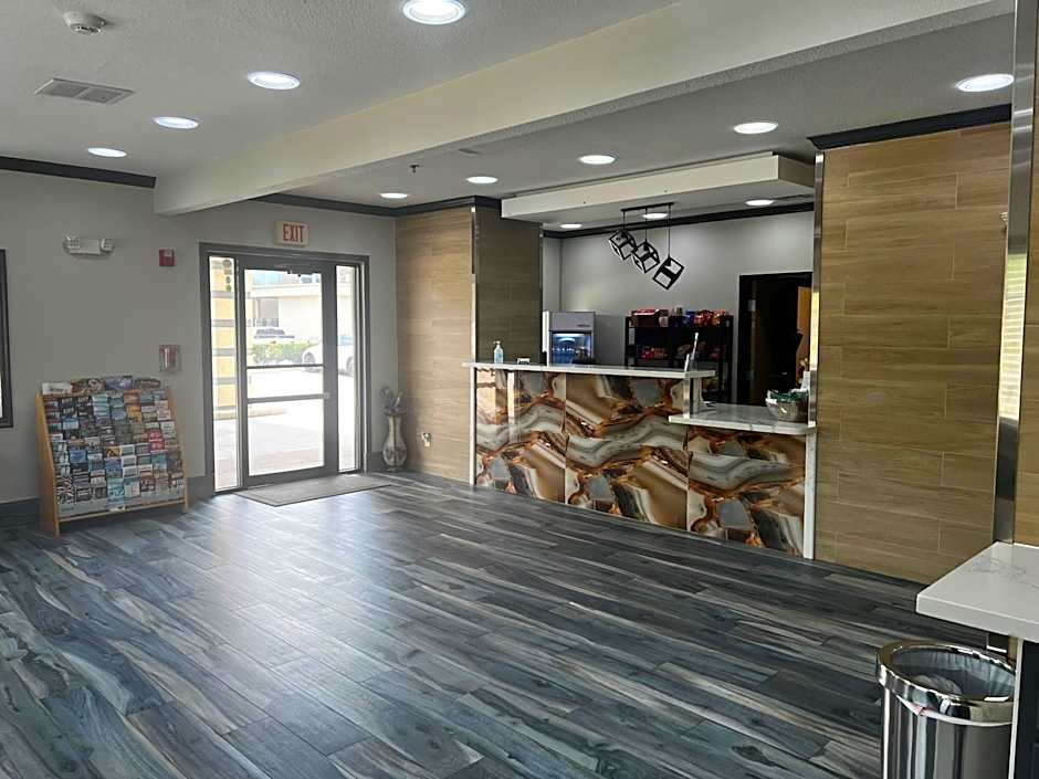 Super 8 by Wyndham Pasadena