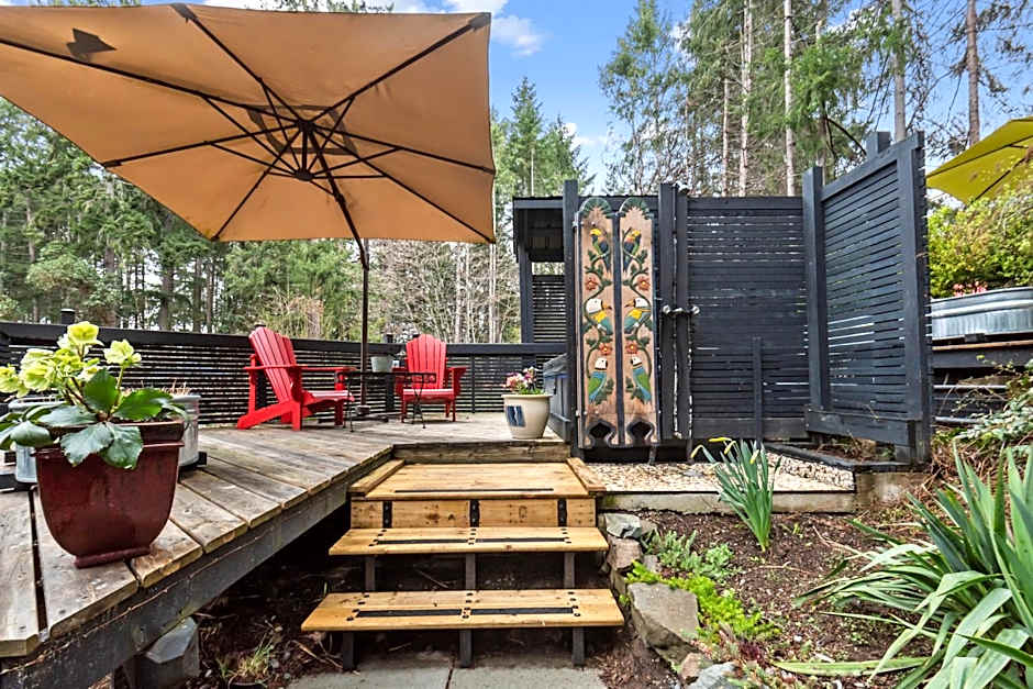 Salt Spring Carriage House B&B