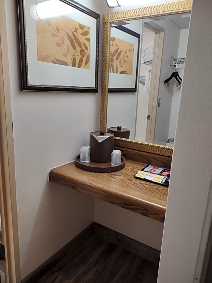 Albert Lea Inn and Suites