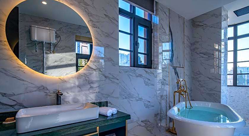 Moon and Chalice Boutique Hotel