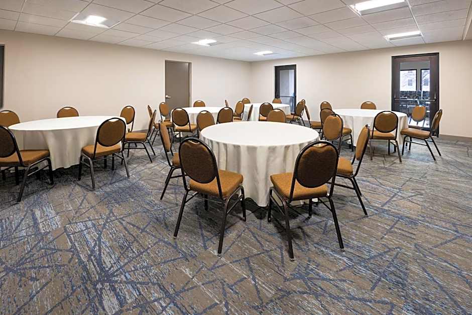 Holiday Inn Express & Suites Leesburg - Historic District by IHG