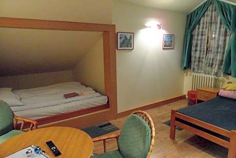 Triple Room with Shared Bathroom