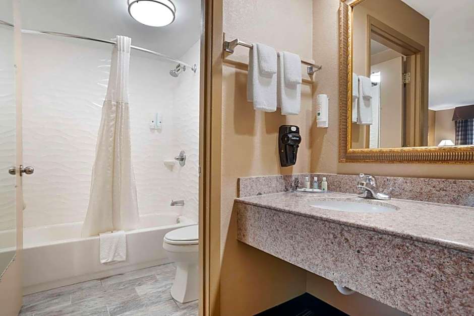 Quality Inn Brookhaven