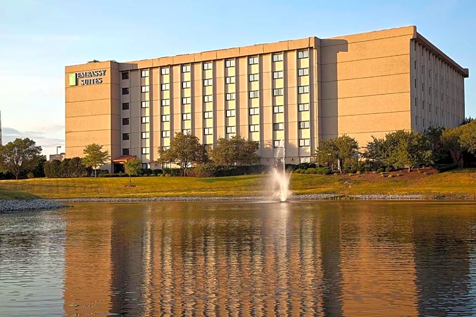 Embassy Suites by Hilton Chicago Schaumburg Woodfield