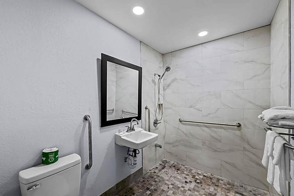 Suburban Studios Newport News - Hampton