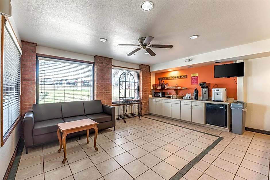 Econo Lodge Inn & Suites Mckinney - Plano North