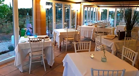 Es Revellar Art Resort