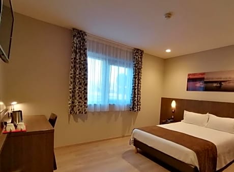 Double or Twin Room for Disabled Guests