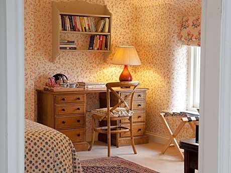 Twin room-Private Bathroom-Countryside view-Pink Room