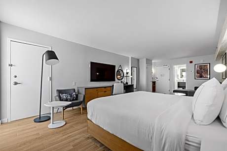Junior King Suite with Seating Area
