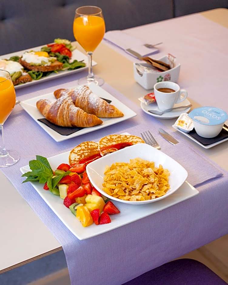 The Purple Hotel - Adults Only