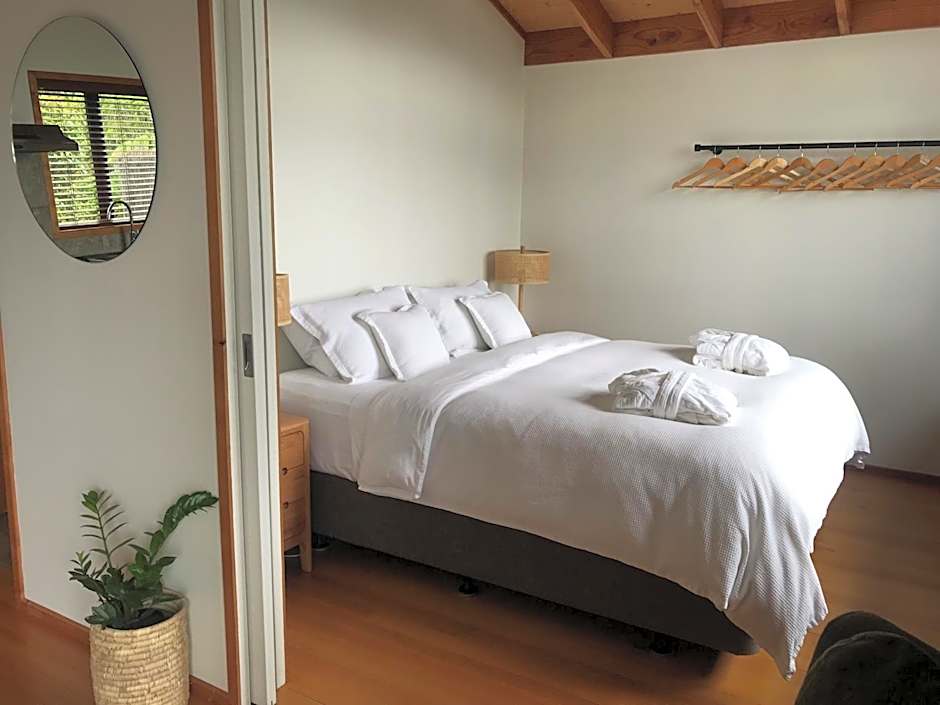 Adrift In Golden Bay- Absolute Beachfront Villas