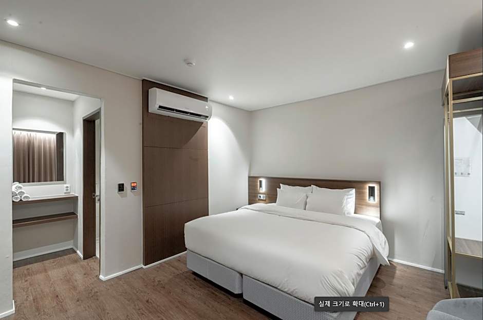 Cloud in Hotel Mokpo Peace Square