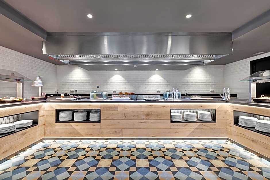 Mac Paradiso Garden Hotel