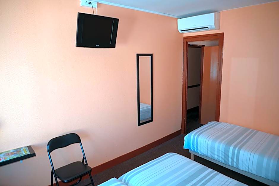 Le Cheval Noir Hôtel Paris Pantin