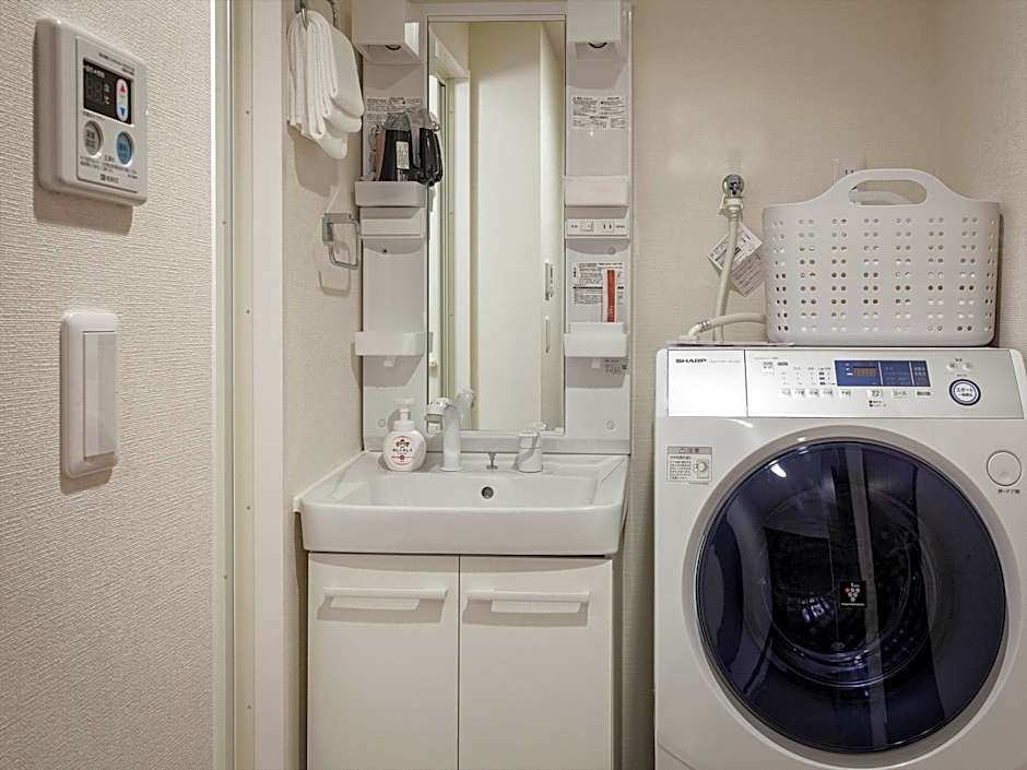 Kariyushi COndominium Resort Naha Living Inn Asahibashiekimae Annex and Premier