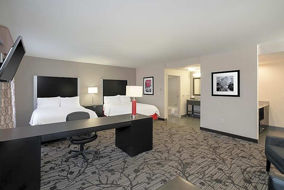 Hampton Inn & Suites Roanoke Airport