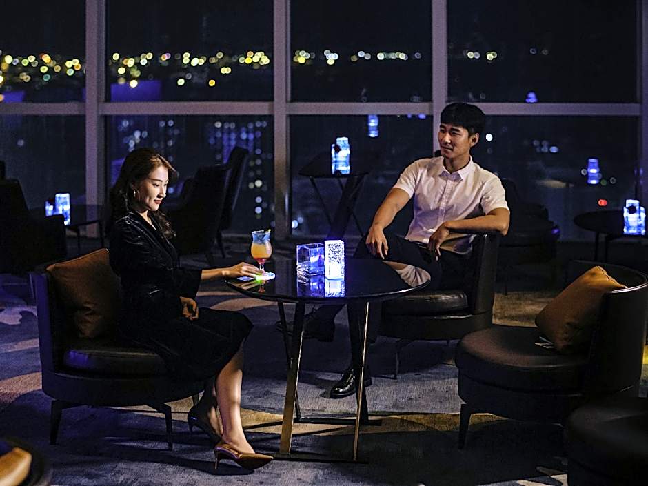 Pullman Yantai Center