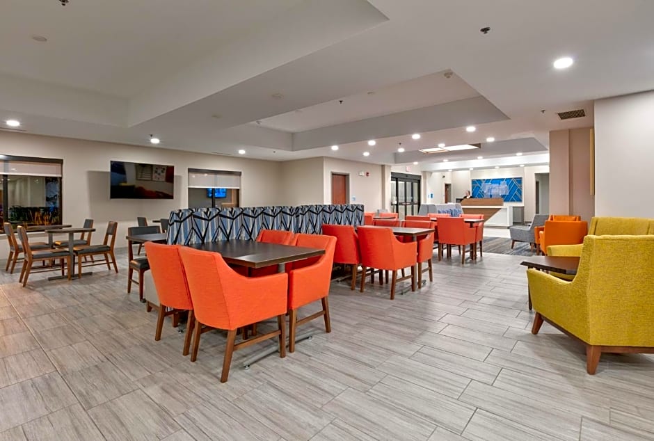 Holiday Inn Express Hotel & Suites Shakopee By IHG