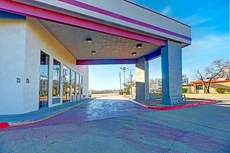 Travelers inn by OYO Wichita Falls