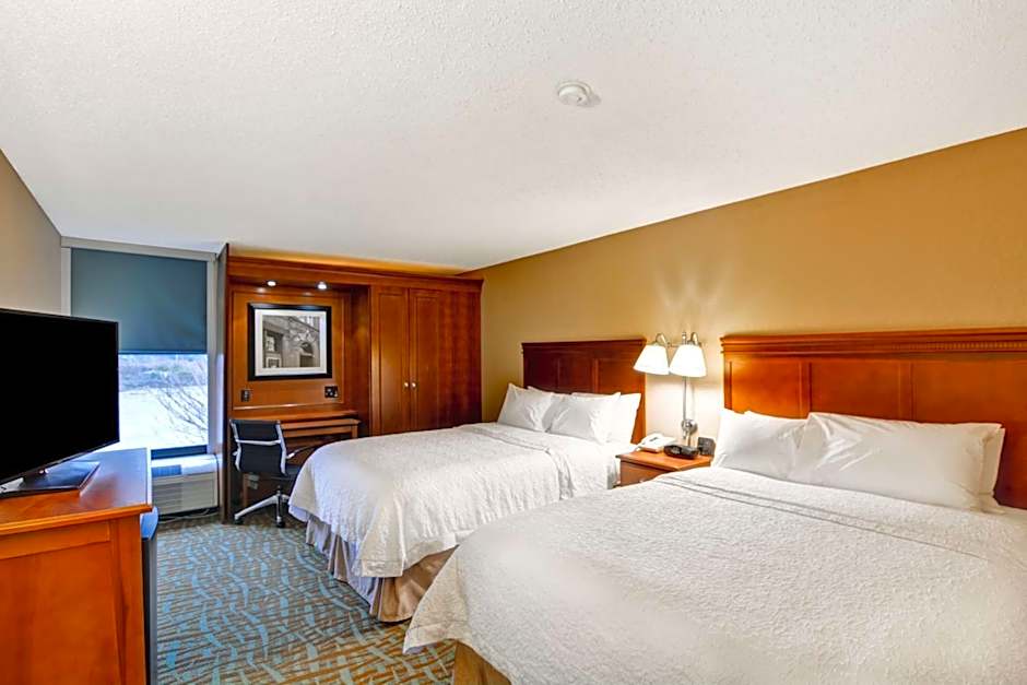 Hampton Inn By Hilton Hendersonville