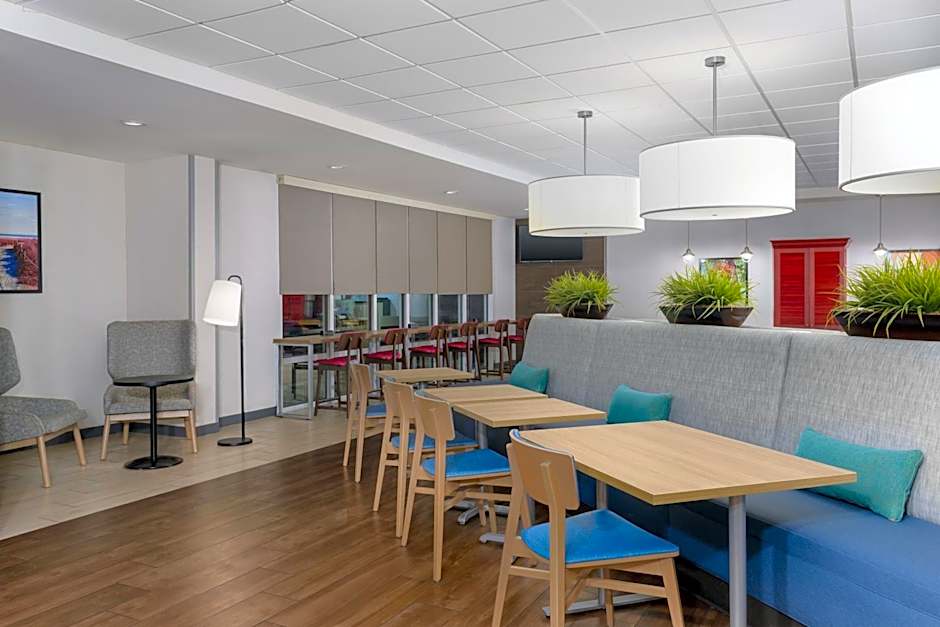 Home2 Suites by Hilton Nokomis Sarasota Casey Key