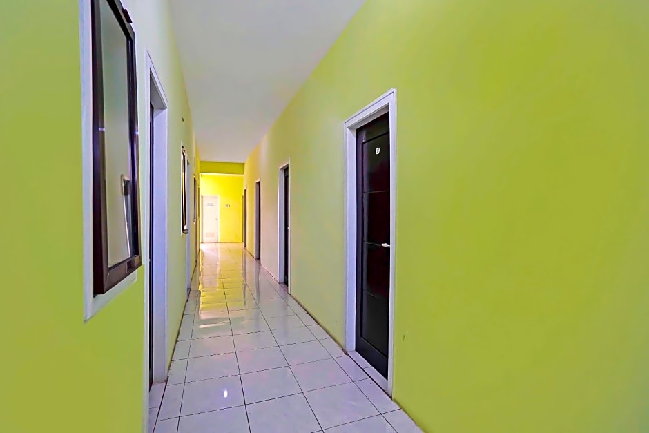 SPOT ON 92474 Penginapan Rusunawa Ii