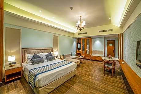 Executive Pool View Room