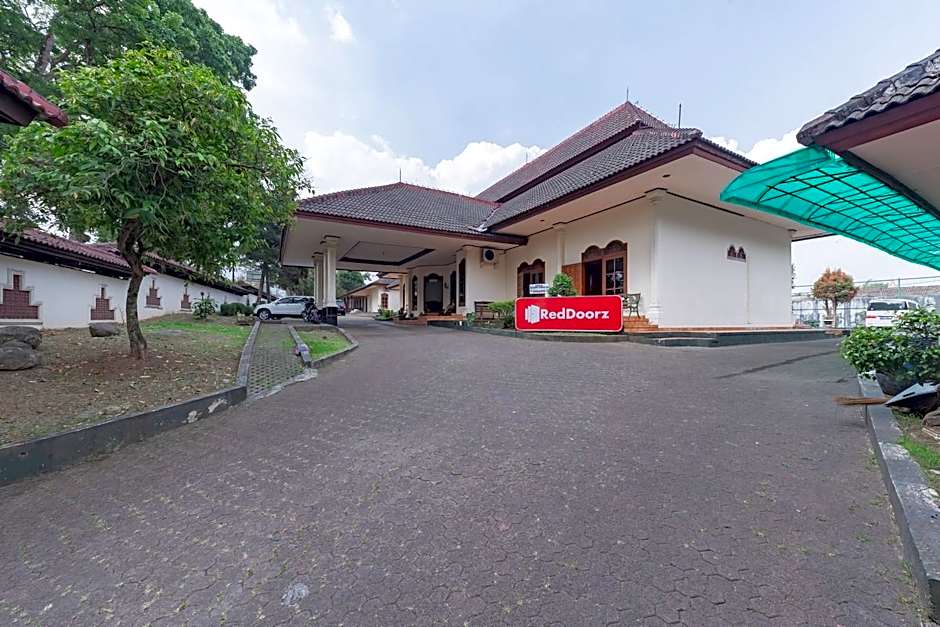 RedDoorz Plus @ Wisma Kenanga Sukabumi