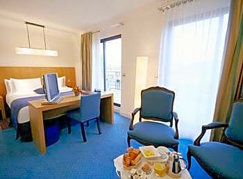 Westside Arc De Triomphe Hotel