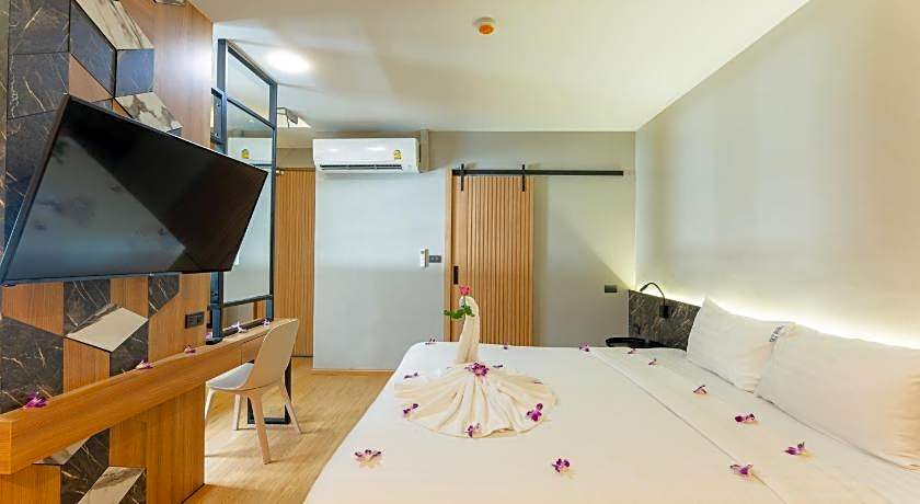 Sky Wave Patong Hotel