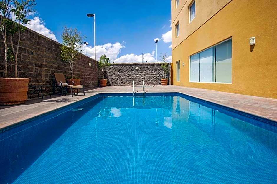 La Quinta Inn & Suites by Wyndham San Luis Potosi
