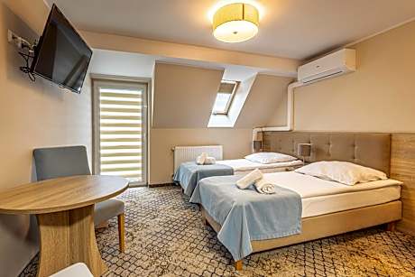 Deluxe Double Room with Shower