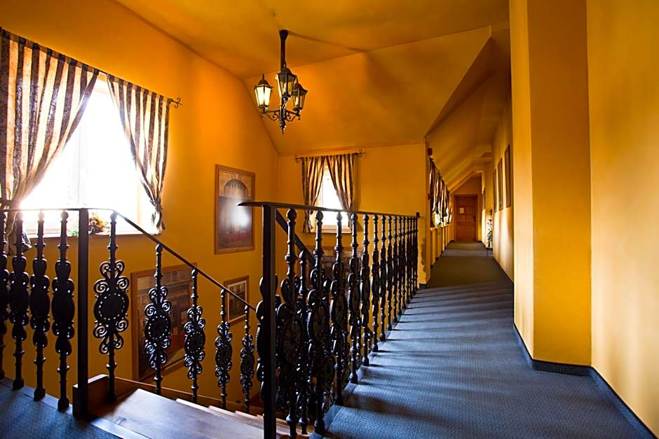 Hotel U Simla