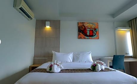 SUPERIOR BALCONY SEA BREEZE