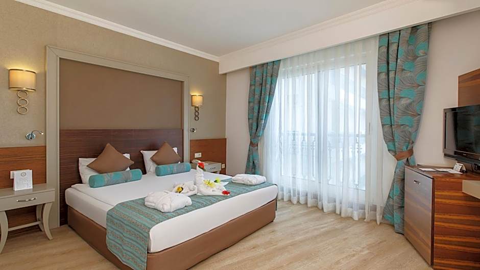 Side Crown Palace Ultra All Inclusive