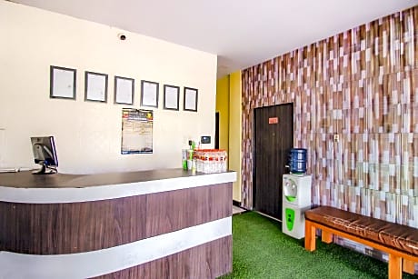 SPOT ON 90259 Apollo Inn